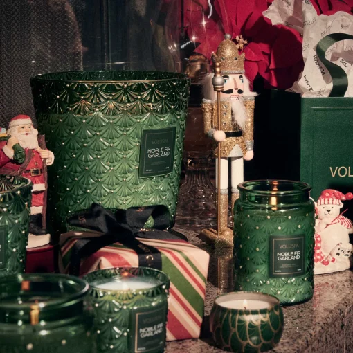 Voluspa Noble Fir Garland|Mini Tin|Noble Fir Garland